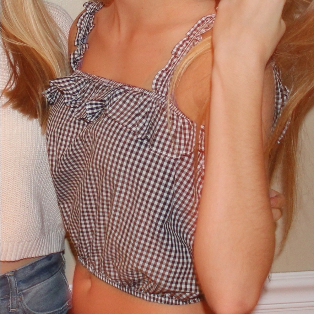 Black and white tank top.